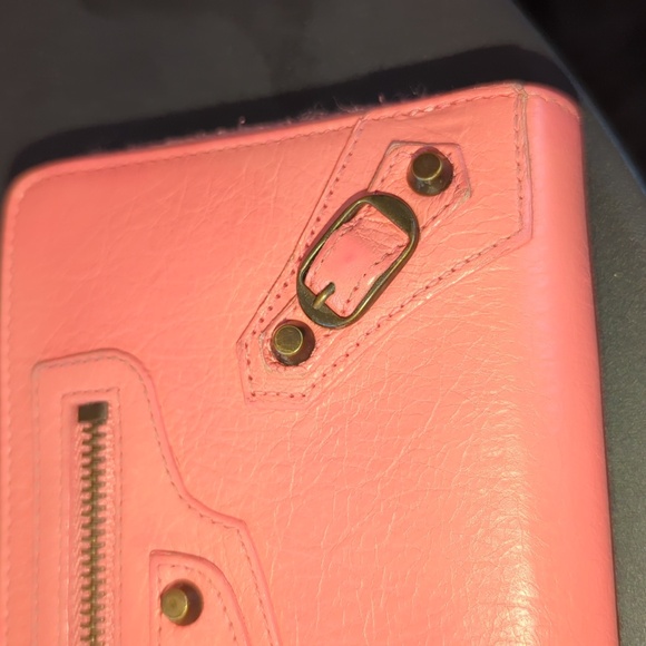 HTF! Coral Wallet with classic hardware - Picture 8 of 9